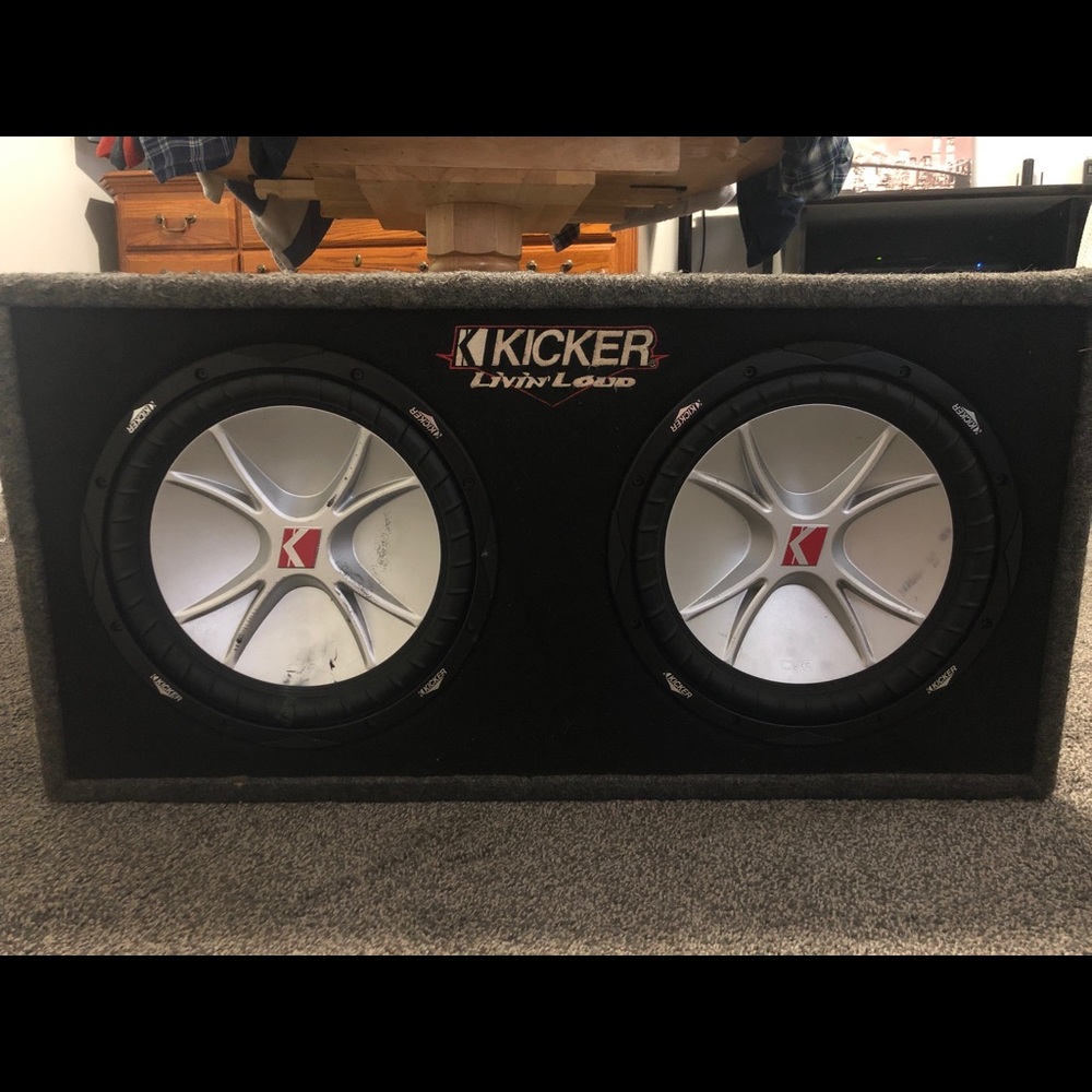 2 12” competition kicker liven loud subwoofers